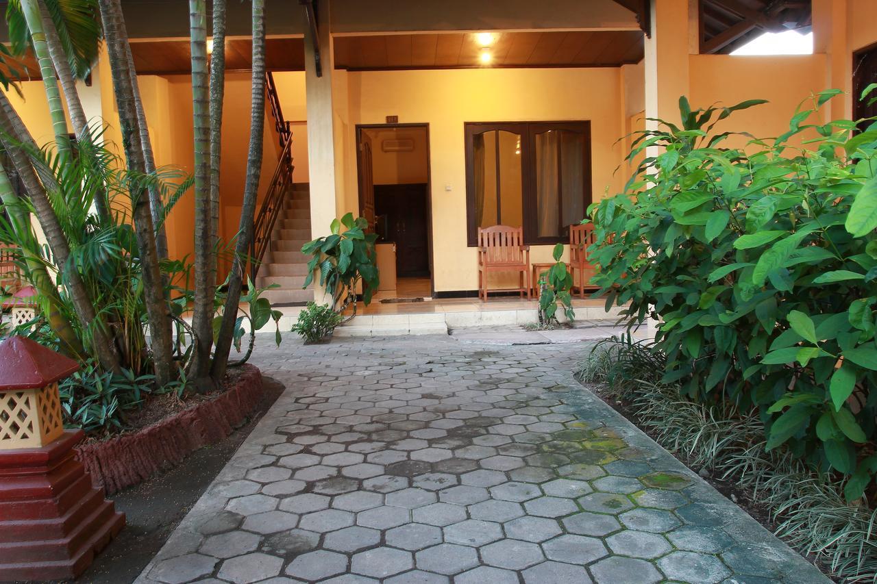 Puri Senggigi Hotel Mangsit Exterior foto